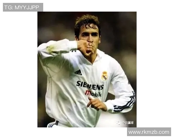 西班牙足球明星C罗的辉煌历程与传奇瞬间回顾