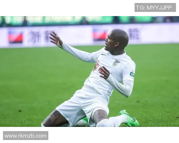 足球明星在赛场上的尴尬瞬间揭秘让人捧腹的失误与搞笑表现