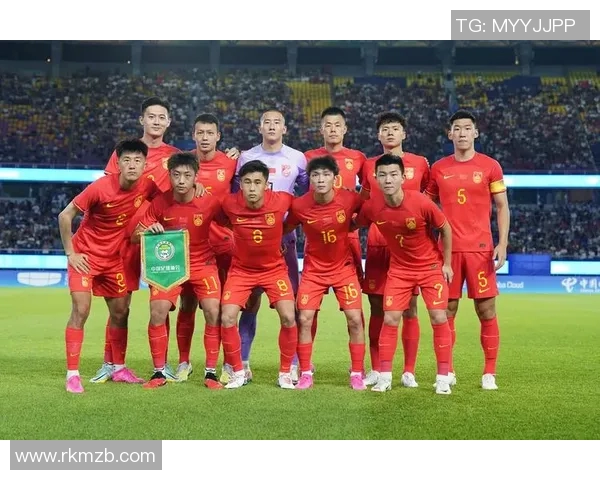 中国足球明星现役球员风采与成就全面解析 中国足球明星现役球员风采与成就全面解析