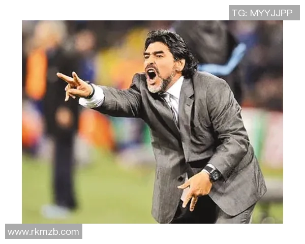 香港足球明星与男老演员的精彩人生交汇与传奇故事探讨