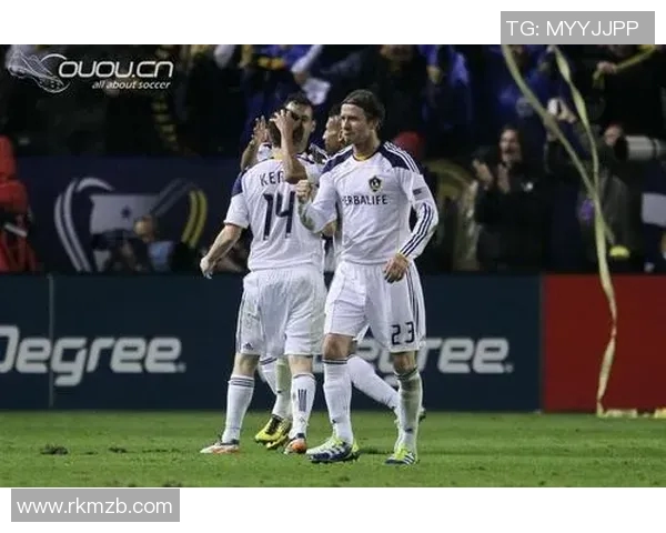 足球明星小贝送祝福拜年视频温暖人心传递新春快乐 足球明星小贝送祝福拜年视频温暖人心传递新春快乐