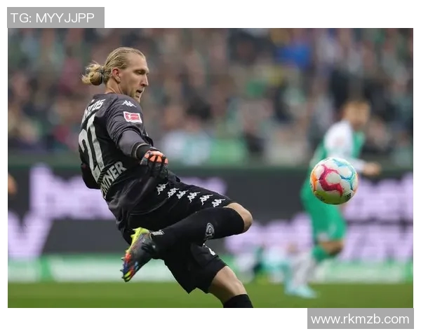 UII奇萨与罗森博格的激烈对决揭示足球战术与团队合作的魅力 UII奇萨与罗森博格的激烈对决揭示足球战术与团队合作的魅力