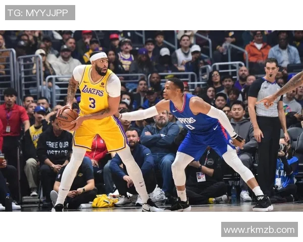 湖人对决热火第五场激战即将上演谁将赢得总冠军的荣耀 湖人对决热火第五场激战即将上演谁将赢得总冠军的荣耀